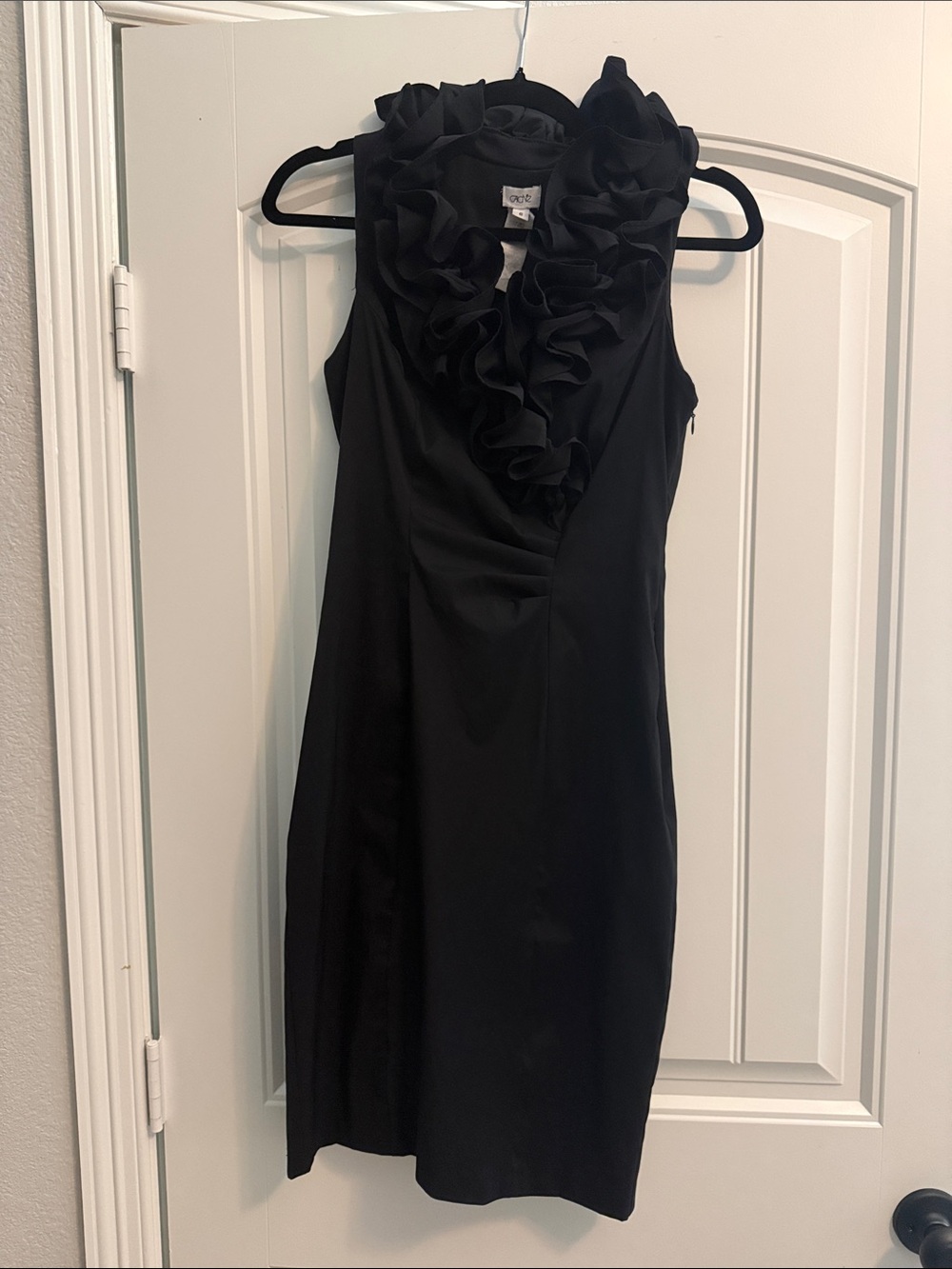 Vintage Cache Elegant/Sexy Black Ruffle Neck Dress
